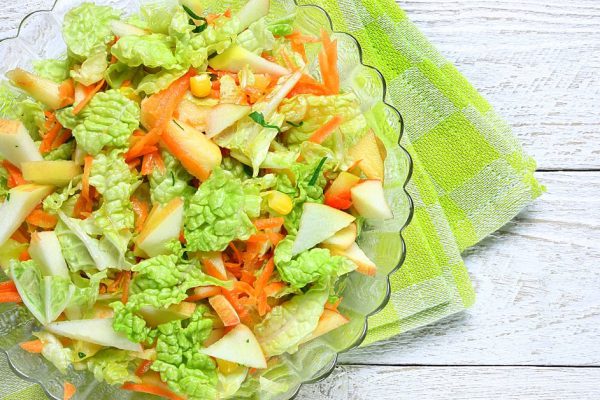 Подборка весенних салатов с пекинской капустой