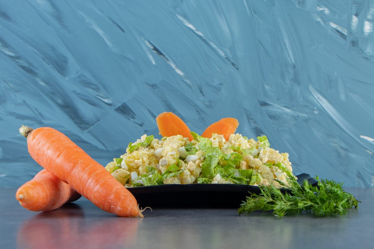 простой салат из моркови