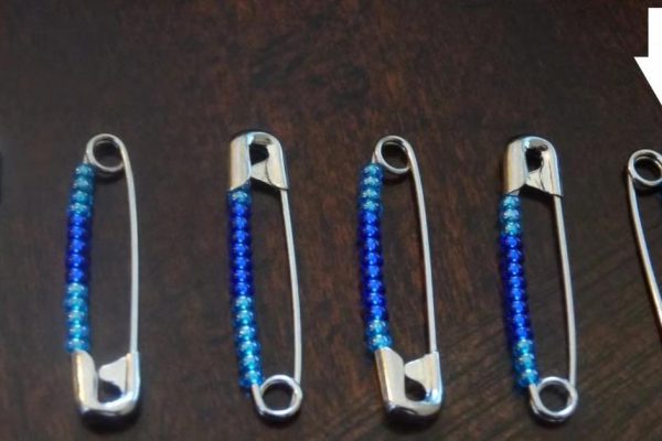 Для чего нанизывать бусины на булавку