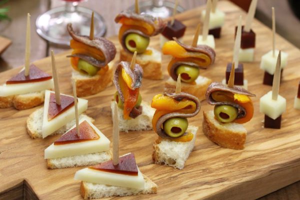 Подборка канапе для праздничного стола