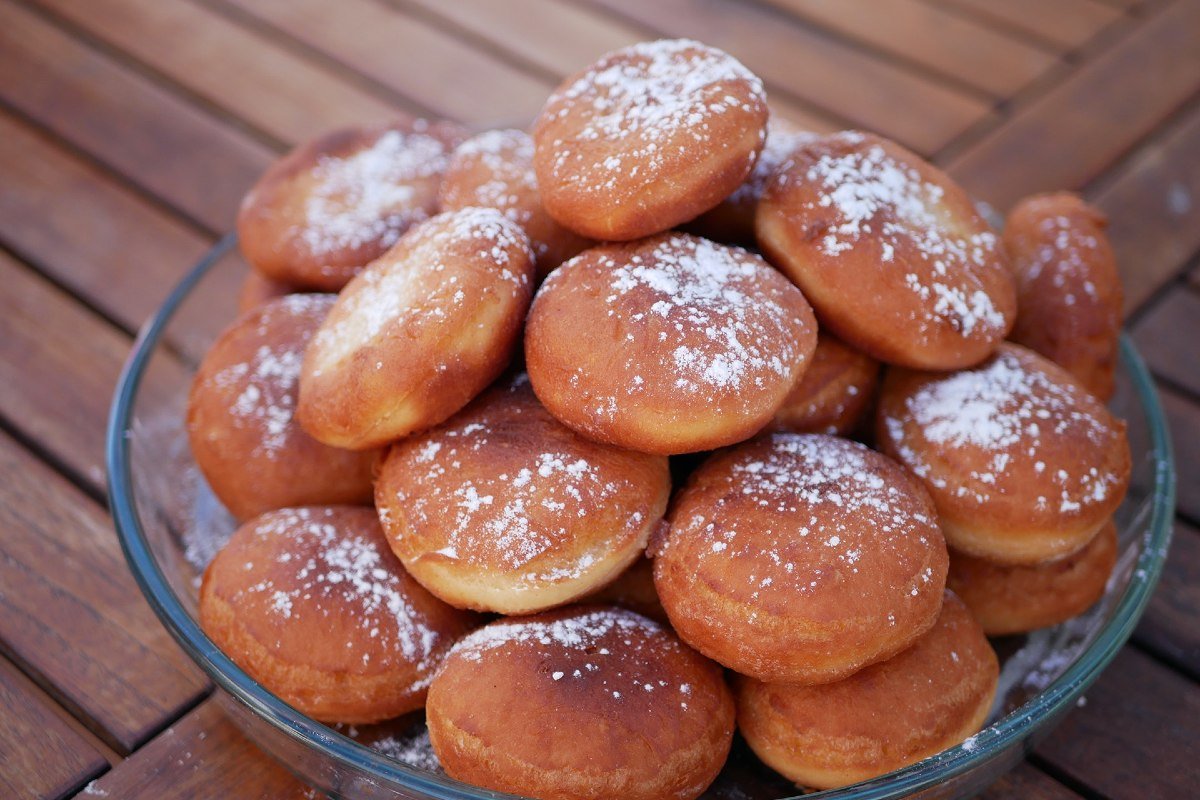 Поиски рецепта идеальных пончиков увенчались успехом: как пожарить мини-пирожки для большой компании Вдохновение,Кулинария,Десерты,Завтраки,Пончики,Сладости,Тесто