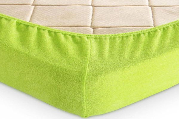 Что делать, если простынь на резинке держится с горем пополам, но совсем не прилегает