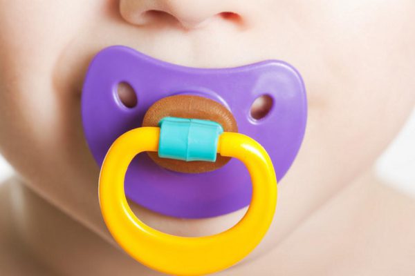 Как выбрать пустышки для новорожденных