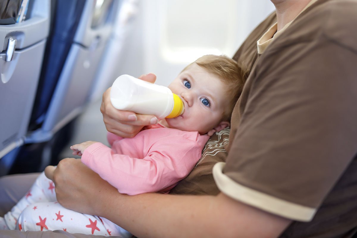 Когда вижу в самолете мамаш с грудными детьми, нет сил сдерживаться, так и хочется спросить, для чего они это делают