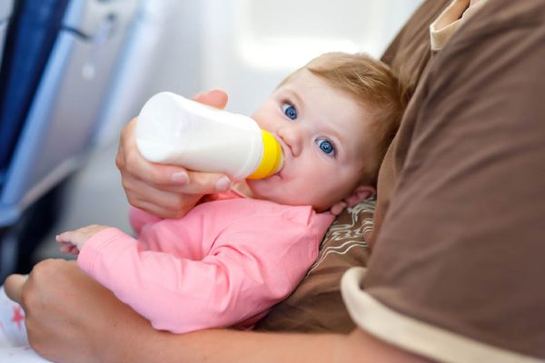 Когда вижу в самолете мамаш с грудными детьми, нет сил сдерживаться, так и хочется спросить, для чего они это делают