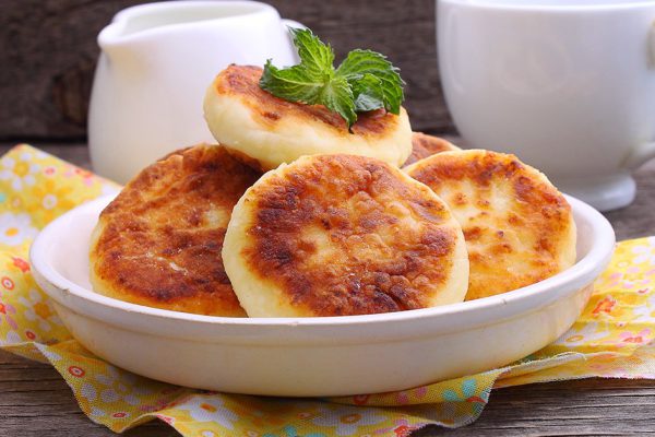 Как приготовить пышные сырники