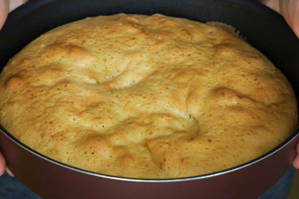 Чтобы бисквит вышел воздушным и пышным, нужно следовать строгим правилам, запоминай или записывай