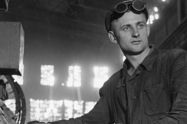 Зачем советские люди работали одиннадцать лет без выходных