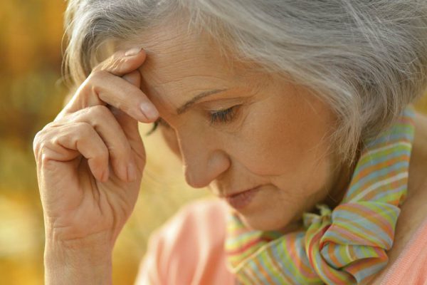 Вечером дочка по телефону сказала, что проводила мужа в командировку, а на следующий день я увидела ее благоверного с какой-то девицей