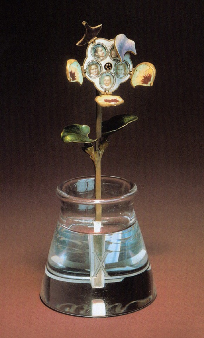 каменные цветы настоящие и виртуальные