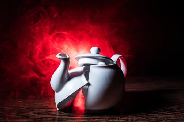 К чему разбивается и трескается посуда