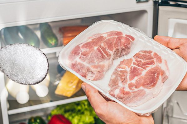 На чердаке нашла журнал «Работница», научилась размораживать мясо сахаром