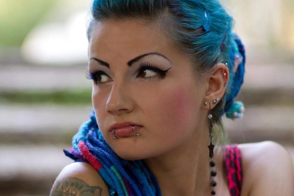 Мужчина попросил невесту съехать на две недели, пока у него будет гостить мама, но девушка решила поступить иначе