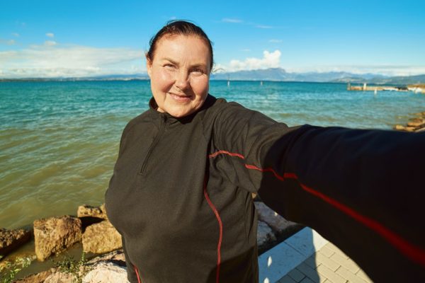 Соврала мужу, что укатила на море, сфотошопила фотографию, хотела сюрприз устроить