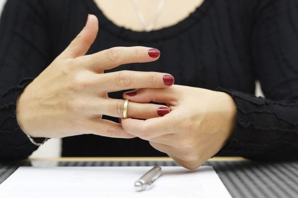 Дележка квартиры при разводе проясняет, почему не стоит выходить замуж