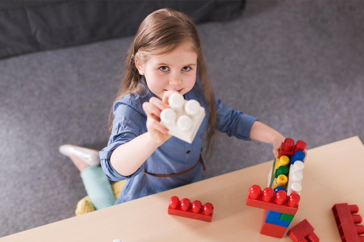 Какие игрушки помогут ребенку стать юным гением и добиться успеха в будущем