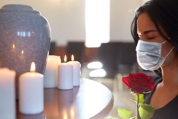 Когда не стало мужа, его мать даже на похороны не явилась, зато быстро примчалась делить наследство