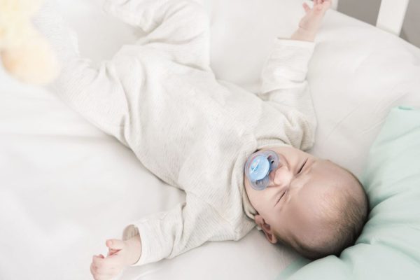 С малышом не было проблем, но потом внезапно ребенок начал плакать каждую ночь, мать заподозрила неладное