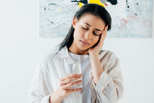 Уже семь месяцев я отдаю родителям половину зарплаты, а сама живу фактически в нищете, больше нет сил