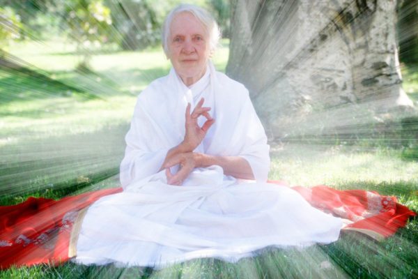 Секрет долголетия Индры Деви