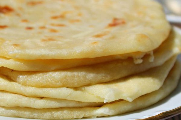 Лепешки, что можно сготовить, если дома кроме муки и соли ничего нет