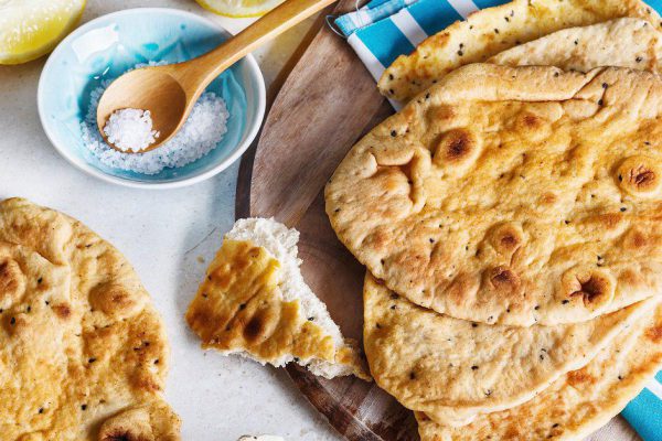 Как приготовить многослойные лепешки с яичной начинкой