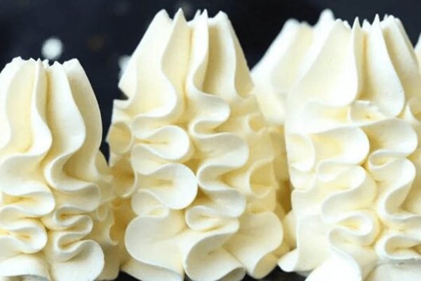 Листала свою тетрадку и увидела рецепт своего любимого масляного крема на основе швейцарской меренги, решила поделиться с тобой