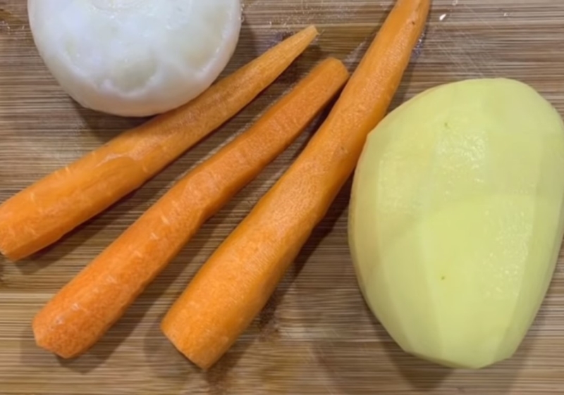 как сделать мясной рулет с морковью
