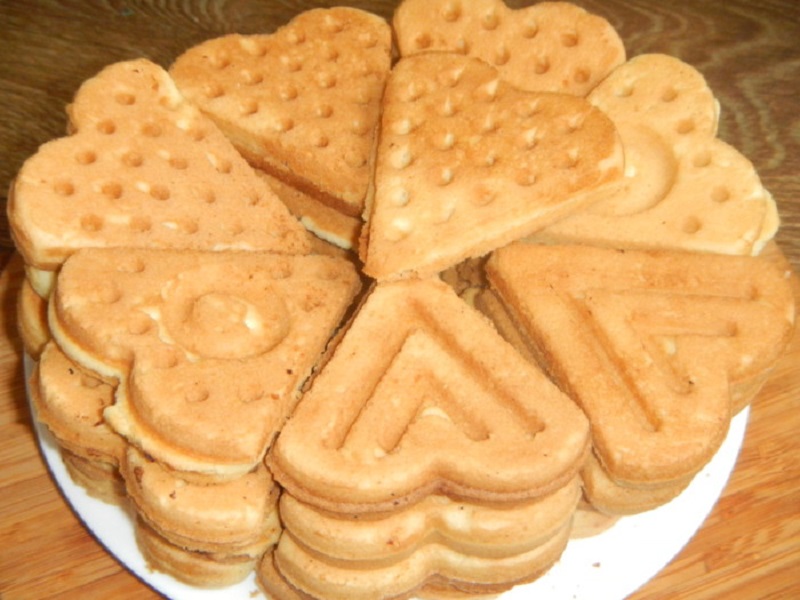 Рецепт печенья простого формочки. Печенье треугольники. Форма для печенья. Домашнее печенье в формочке. Печенье треугольники в форме.