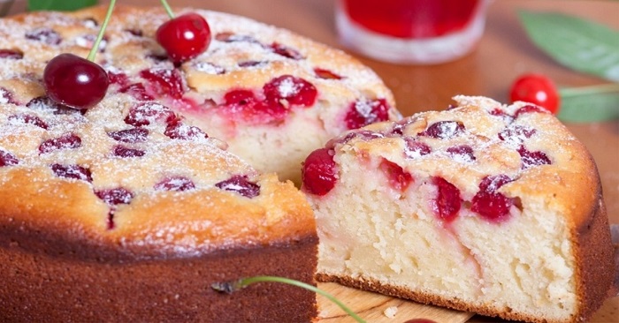 пирог с вишней на кефире