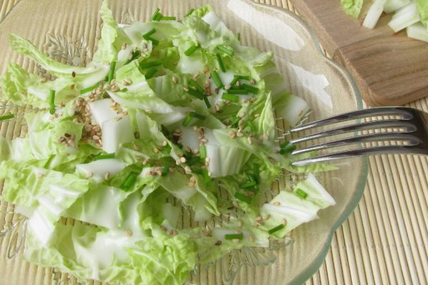 Зачем добавлять киви в капустный салат