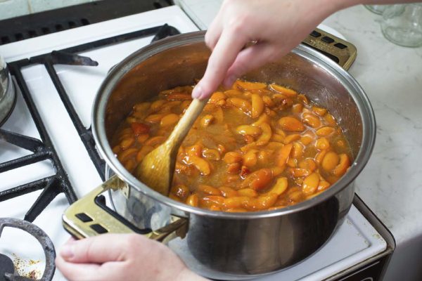 Сухое варенье из персиков по рецепту грузинской хозяйки