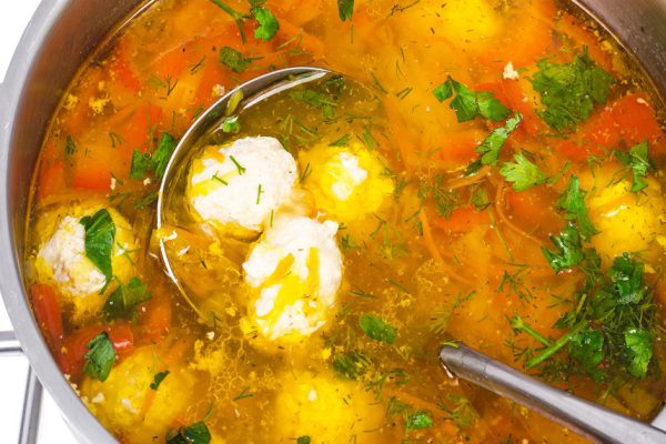 Как приготовить суп с чесночными галушками