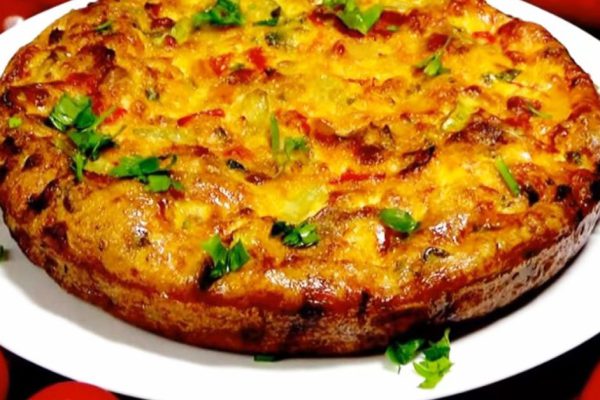 Запеканка, которую готовит мама, когда убирает в холодильнике