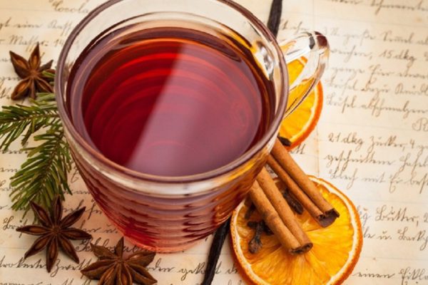 За чаем не скучаем: 10 рецептов горячих напитков, которые ты еще не пробовал!