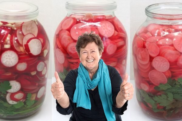 Пока редис еще молодой и хрустящий, консервирую на зиму, делаю запасы