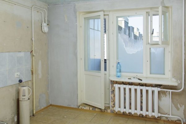 Мама обещала, что после свадьбы отдаст нам с мужем бабушкину квартиру, а тут вдруг передумала