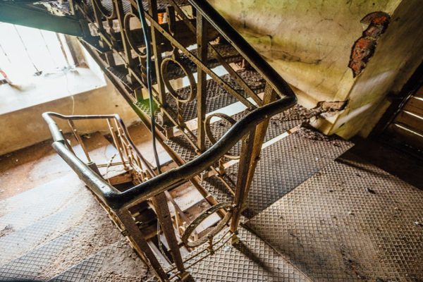 Как собраться с силами и отремонтировать подъезд