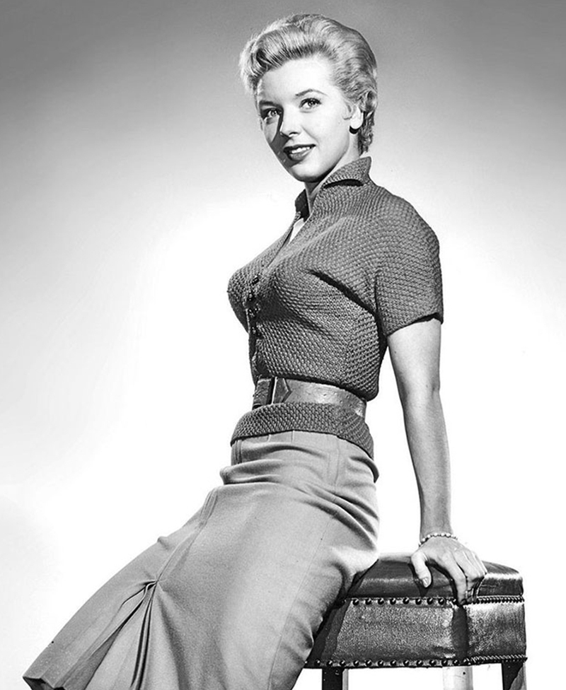 бюстгальтеры-минимайзеры