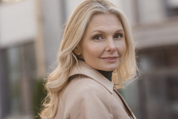 Признаки красивой зрелой женщины, что притягательна как девушка