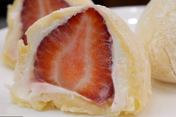 Цыганка готовит японское пирожное без муки и яиц