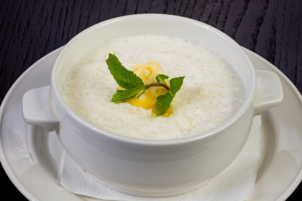 Sweet rice porridge with butter