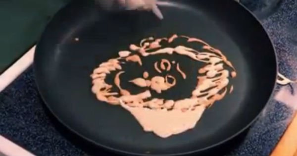 Мастер-класс приготовления блинчиков! Этот мужчина превзошел всех.