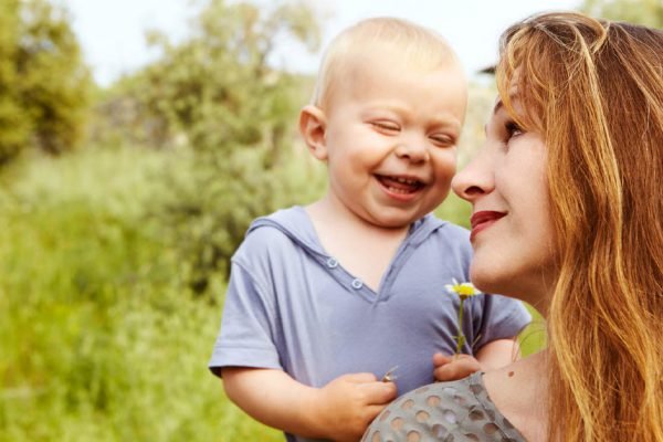 Почему общество всё еще негативно относится к женщинам, которые рожают первенца после 35 лет