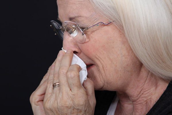 Дети прогнали со двора родную маму, не догадываясь, чем это обернется для них