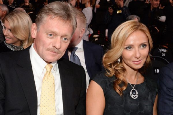 Молоденьких девочек подвинули… Узнав это, ты больше не станешь скрывать свой возраст!