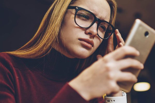 Мы решили, что просто распишемся и не будем устраивать пышное гуляние, но свекровь объявила, что едет с дочками к нам на свадьбу