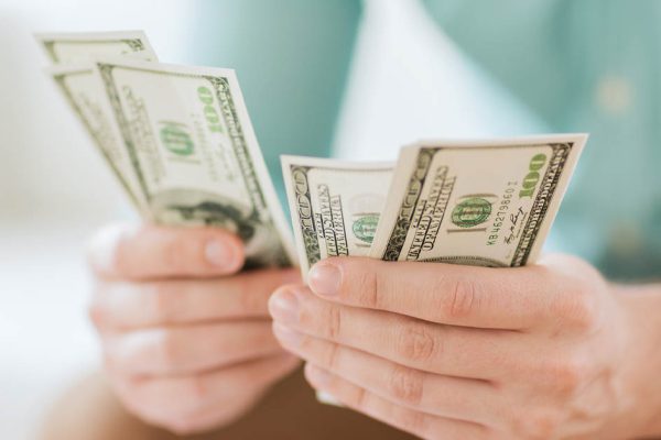 Сын позвонил и начал жаловаться на жизнь, я уже знала, что ему нужно, но мое решение не изменить