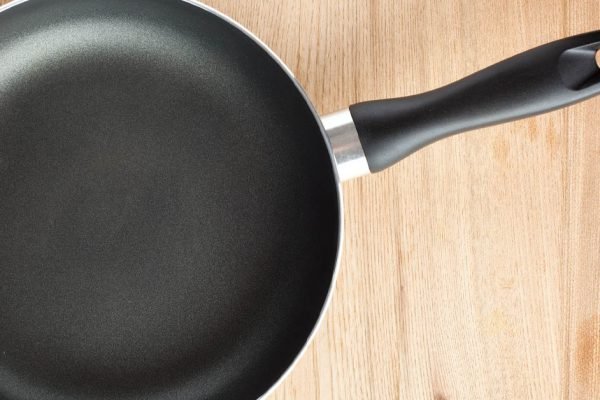 Мне недавно стукнуло 57, а я только узнала, для чего нужно отверстие в ручке сковороды, мой шок словами не описать