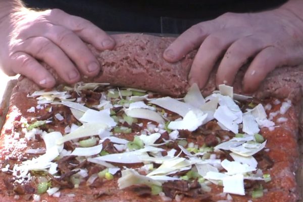 Вот как нужно готовить мясо! Отличная идея для барбекю…